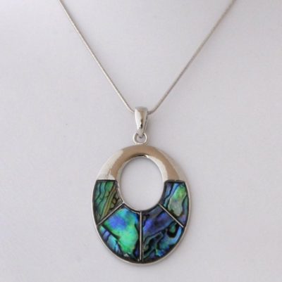 PAUA SMALL SECTIONED OVAL PENDANT